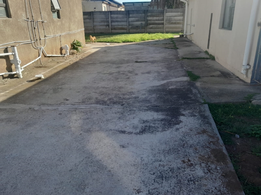 To Let 1 Bedroom Property for Rent in De Mist Eastern Cape